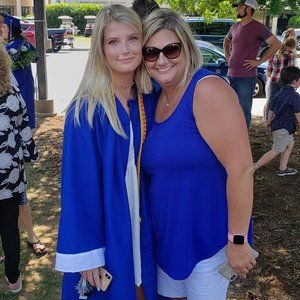 Meet your Posher, Leslie